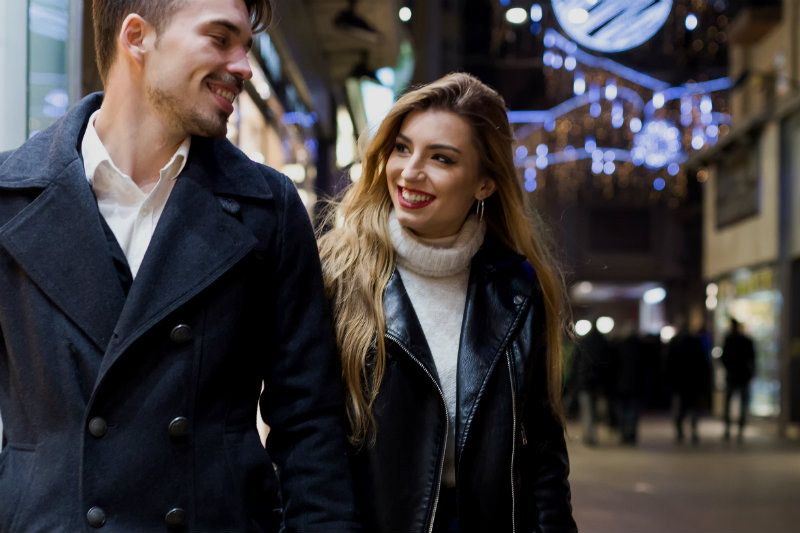 3 Lines to Get a Girl to Come Back to Your Place (96% Success Rate)