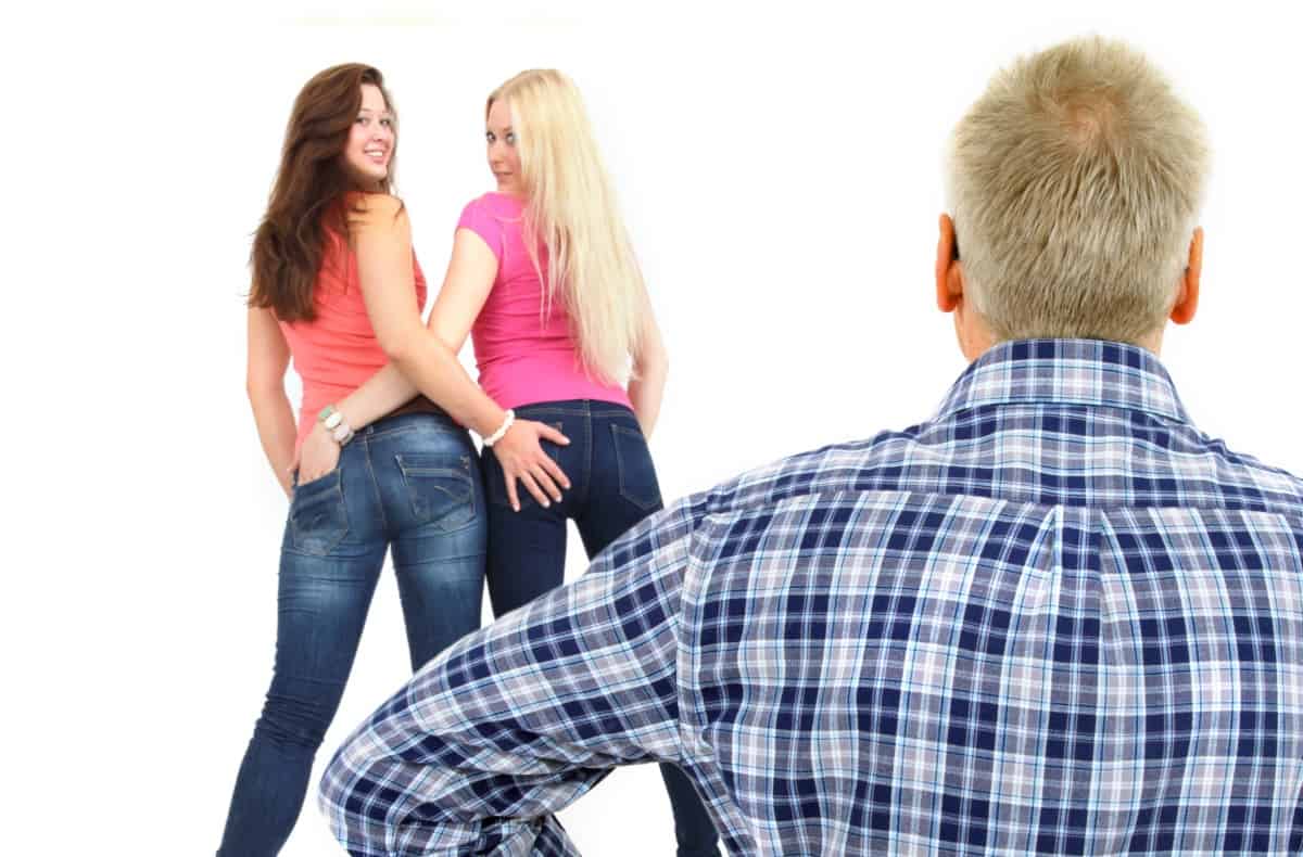 Hooking Up With Young Women: 3 Easy Attraction Hacks