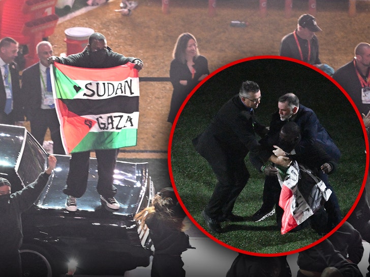 Protester Interrupts Kendrick Lamar’s Tremendous Bowl Halftime Present