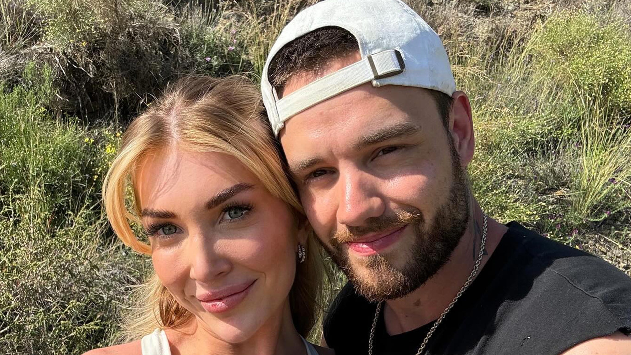 Liam Payne’s Girlfriend Defends Interview About His Dying, Shares Ultimate Textual content She Despatched Him