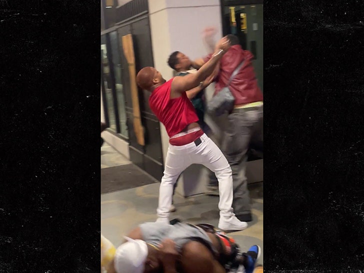 Males Brawl Outdoors Retailer in Atlanta in Wild Combat Video