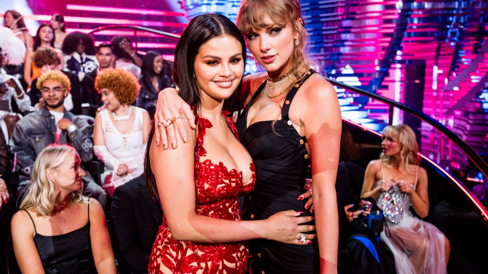 Taylor Swift Breaks Instagram Hiatus to Reward ‘I Stated I Love You First’