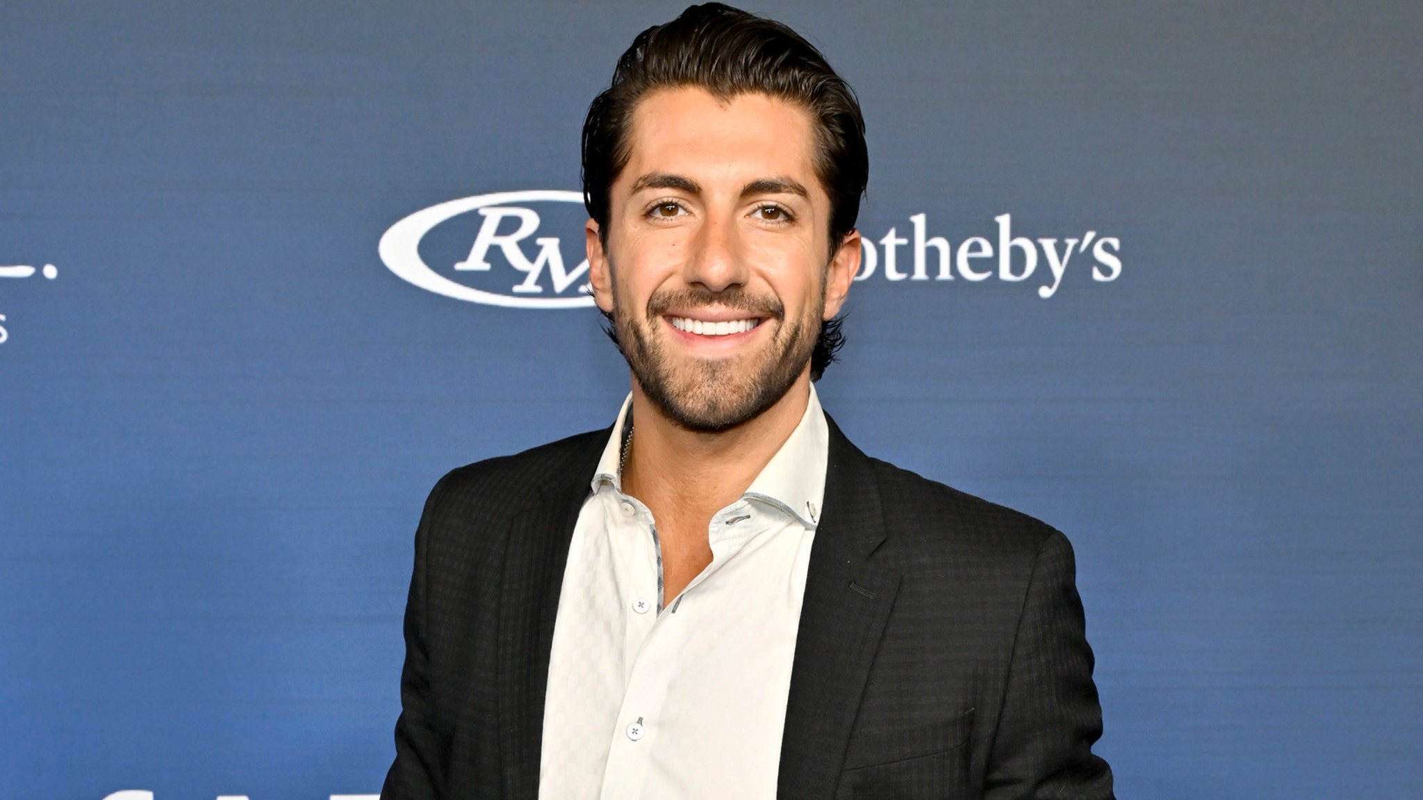 Bachelor Alum Jason Tartick’s Again Ache Acquired So Dangerous He Was ‘Crawling on All Fours’ Into Hospital