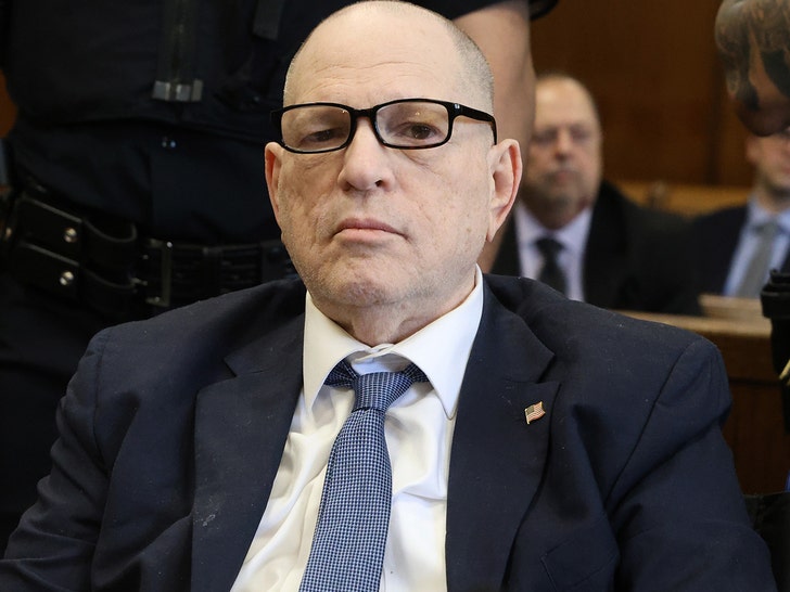 Harvey Weinstein’s Well being Is ‘Quickly Deteriorating,’ Gaining A number of Weight