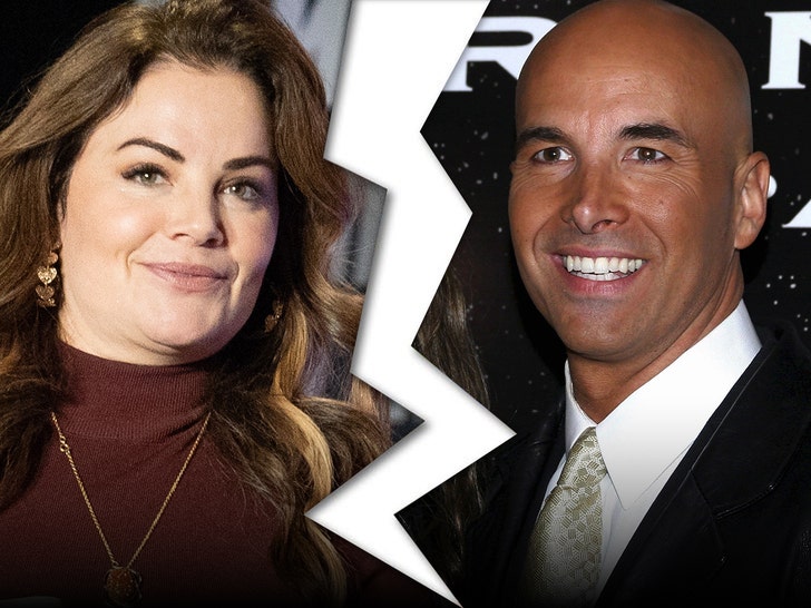 ‘Smallville’ Star Erica Durance Strikes On With New Man After Finalizing Divorce