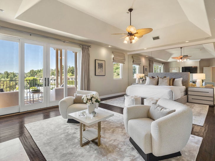 Horror Film Producer Buys Raquel Welch’s Home