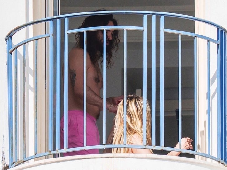 Bikini-Clad Heidi Klum Canoodling With Husband Tom Kaulitz in Cannes