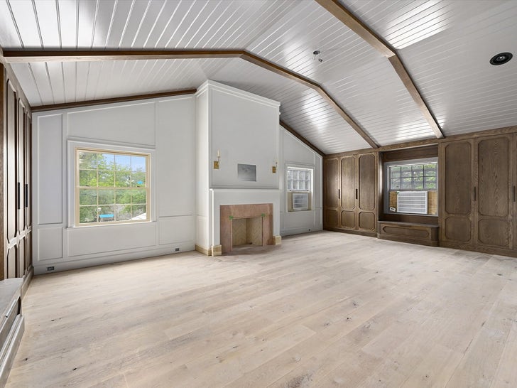 Emma Stone and Dave McCary’s Austin Property Hits the Marketplace for $26.5 Million