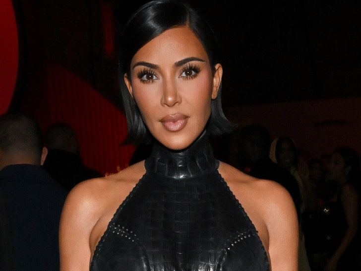 Kim Kardashian Arrives in Paris Forward of Jewellery Heist Trial Testimony