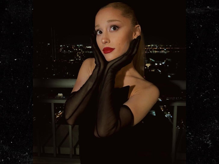 Ariana Grande Scorching Photographs To Rejoice Her thirty second Birthday!