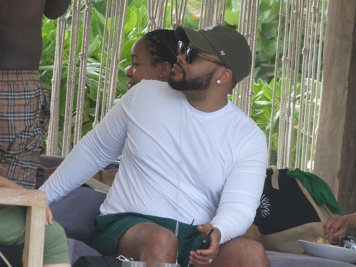 Jasmin Lawrence, Eric Murphy Get pleasure from Very Low-Key Honeymoon in Tulum