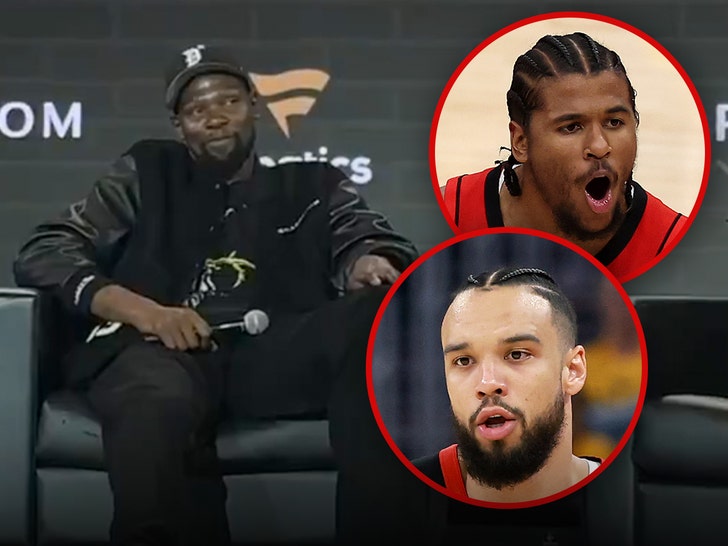 Kevin Durant Traded to Houston Rockets, Finds Out Onstage at Fanatics Fest