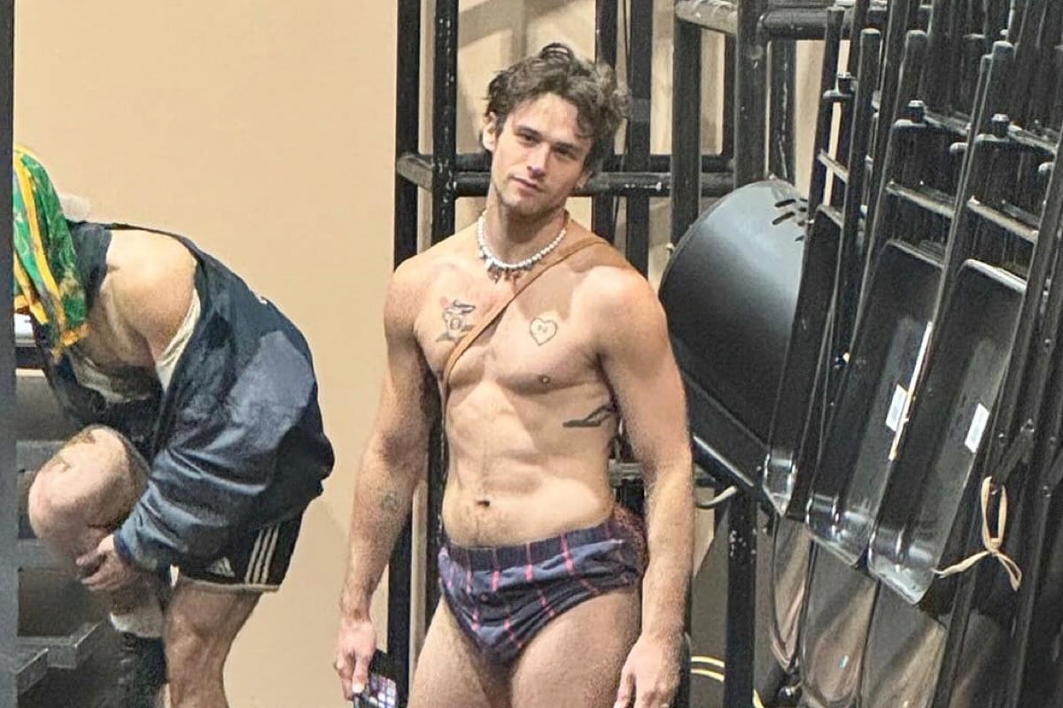 Brandon Flynn, Zac Efron, Trace Lehnhoff, Antoni Porowski, and more Insta Snaps – Socialite Life