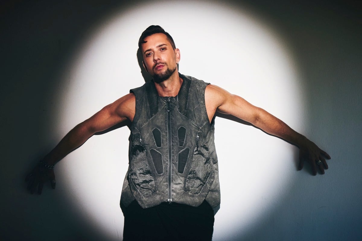 David Hernandez bares his soul and turns pain into purpose with “feel it all” – Socialite Life